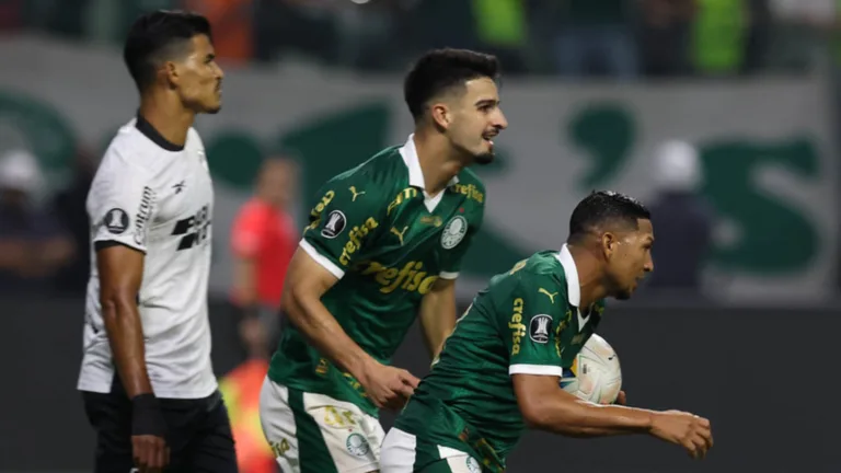Palmeiras recebe proposta por titular e avalia negociação, diz Nicola