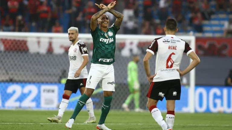 Deyverson manda recado para o ex-Flamengo Andreas Pereira