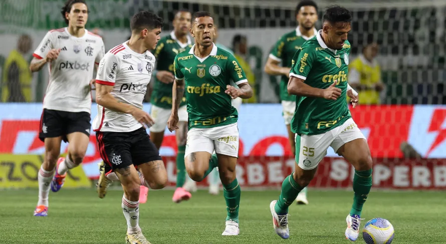 Torcedores do Flamengo detonam transmissão da Amazon: “Palmeiras TV”