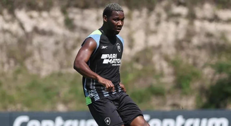 Botafogo negocia empréstimo e Patrick de Paula pode ter novo clube no Brasileirão