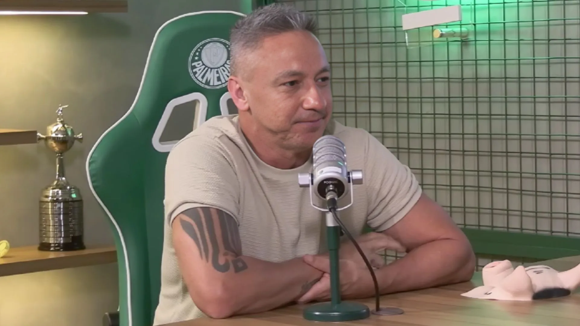 Paulo Nunes elege volante “inigualável” do futebol brasileiro: “Nunca vi”