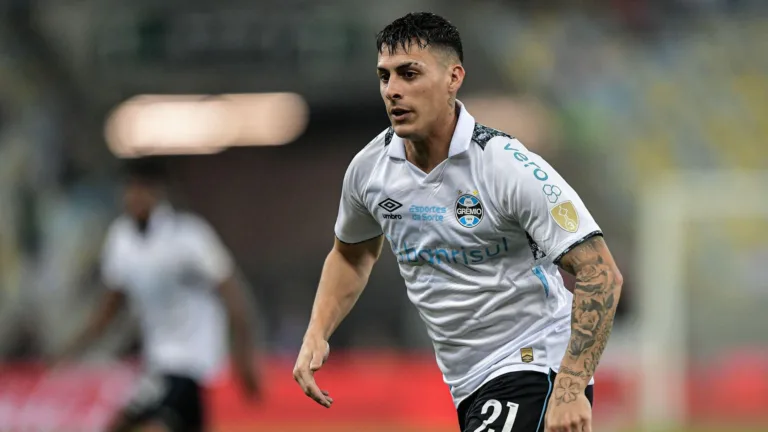 Grêmio confirma lesão de Pavón, que pode ser desfalque contra o Atlético-MG