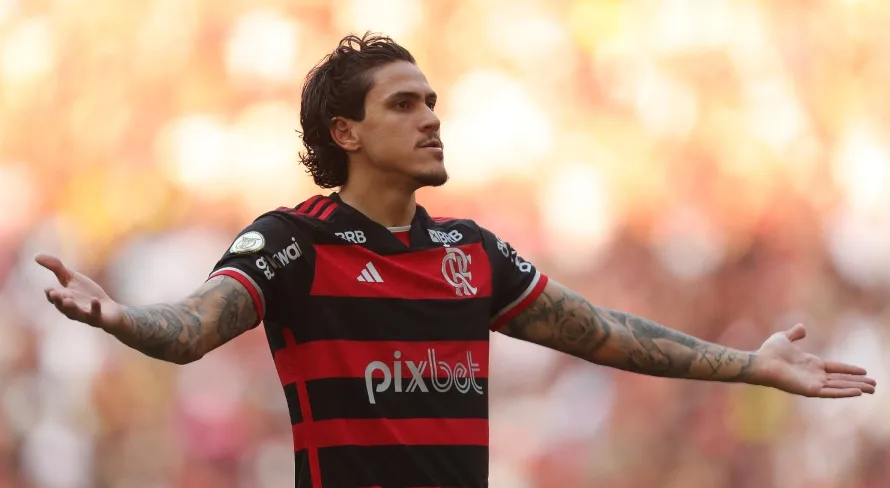 Roger Flores “ignora” Pedro ao eleger craque do Brasileirão