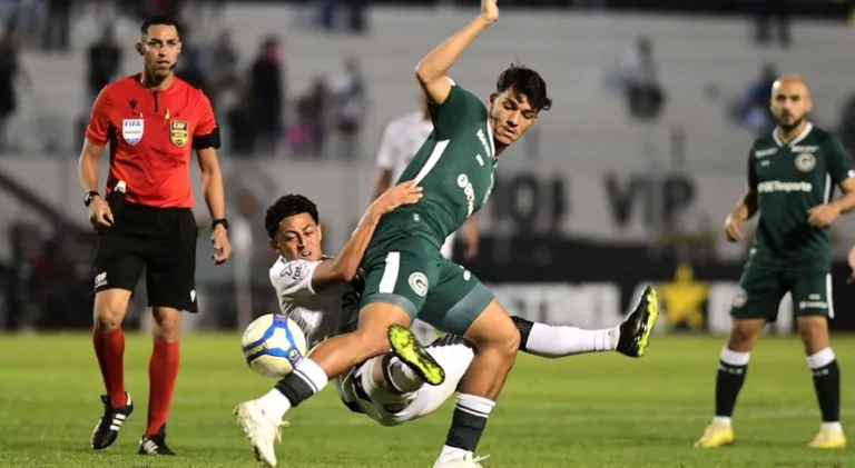 Técnico da Ponte Preta relata “falta de fair play” em gol do Goiás; entenda