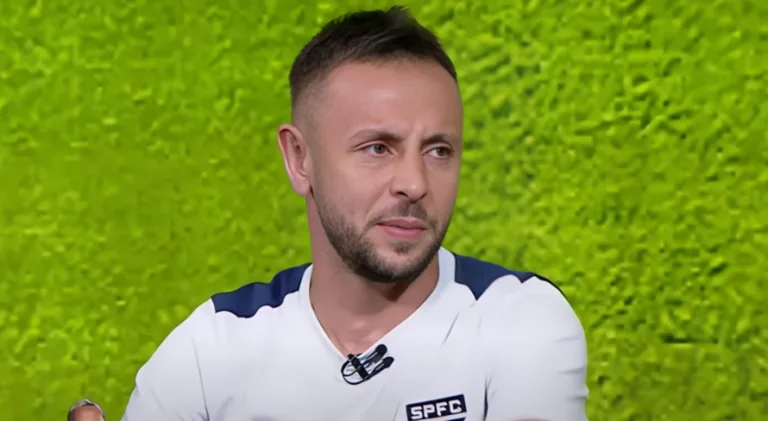 Rafinha ‘esquece’ Palmeiras e indica melhor time do Brasil hoje