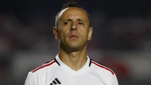 Rafinha descarta clubismo ao valorizar quatro rivais do SPFC: “A gente torce”