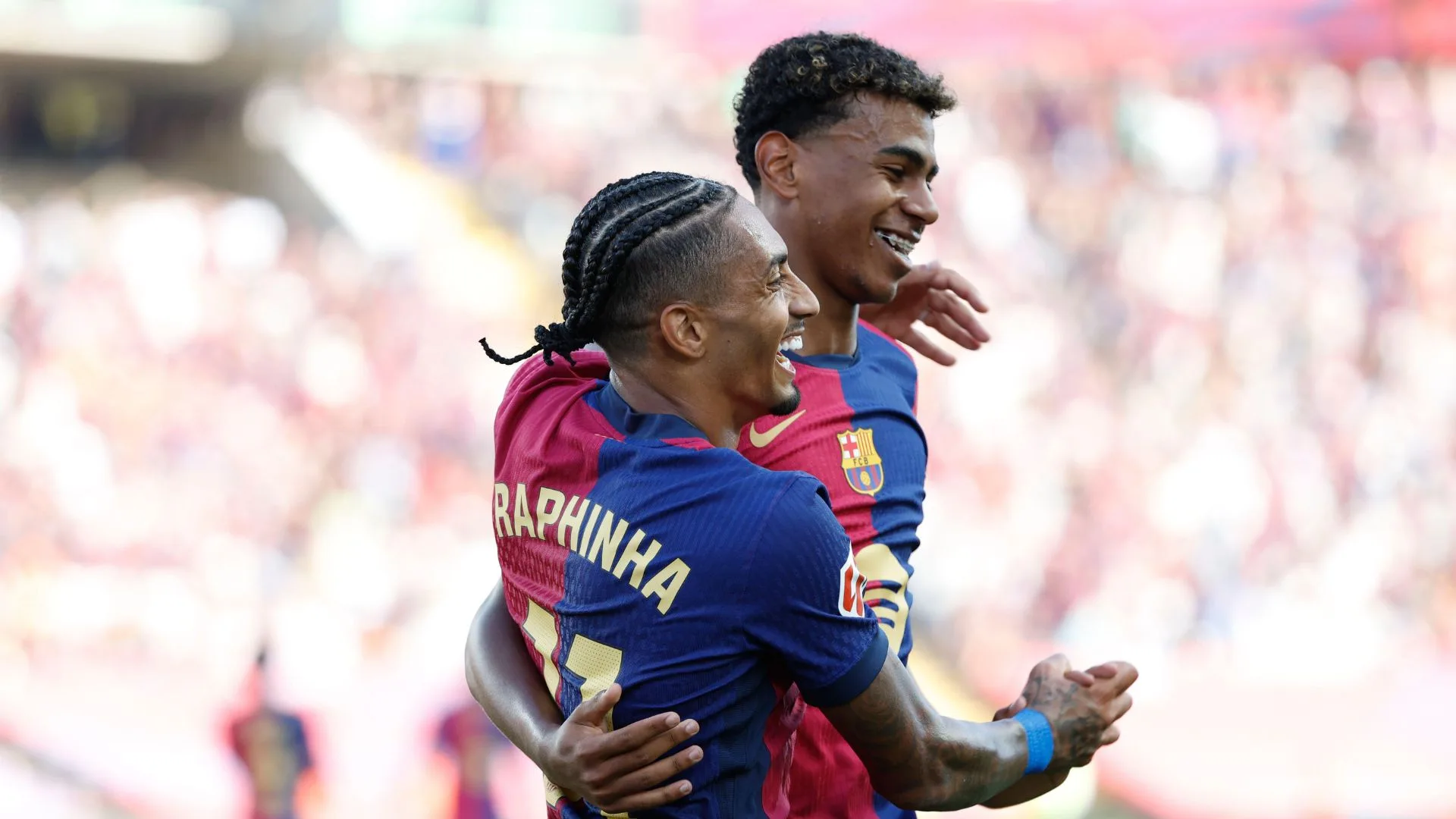 Barcelona atropela Real Valladolid com show de Raphinha na La Liga