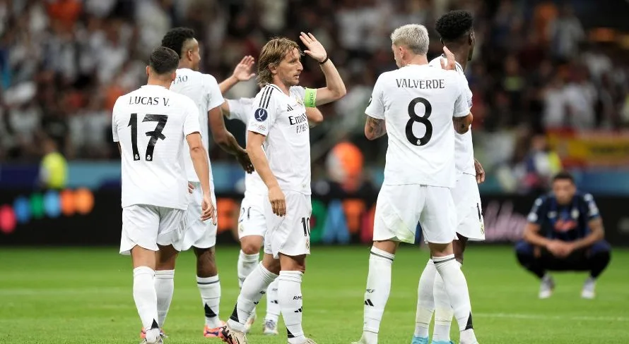 Real Madrid: Ancelotti testa nova formação após saída de Kroos