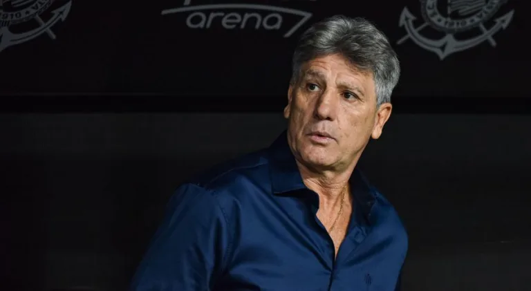 Renato é arrogante após eliminação do Grêmio na Copa do Brasil para o Corinthians e menospreza repórteres