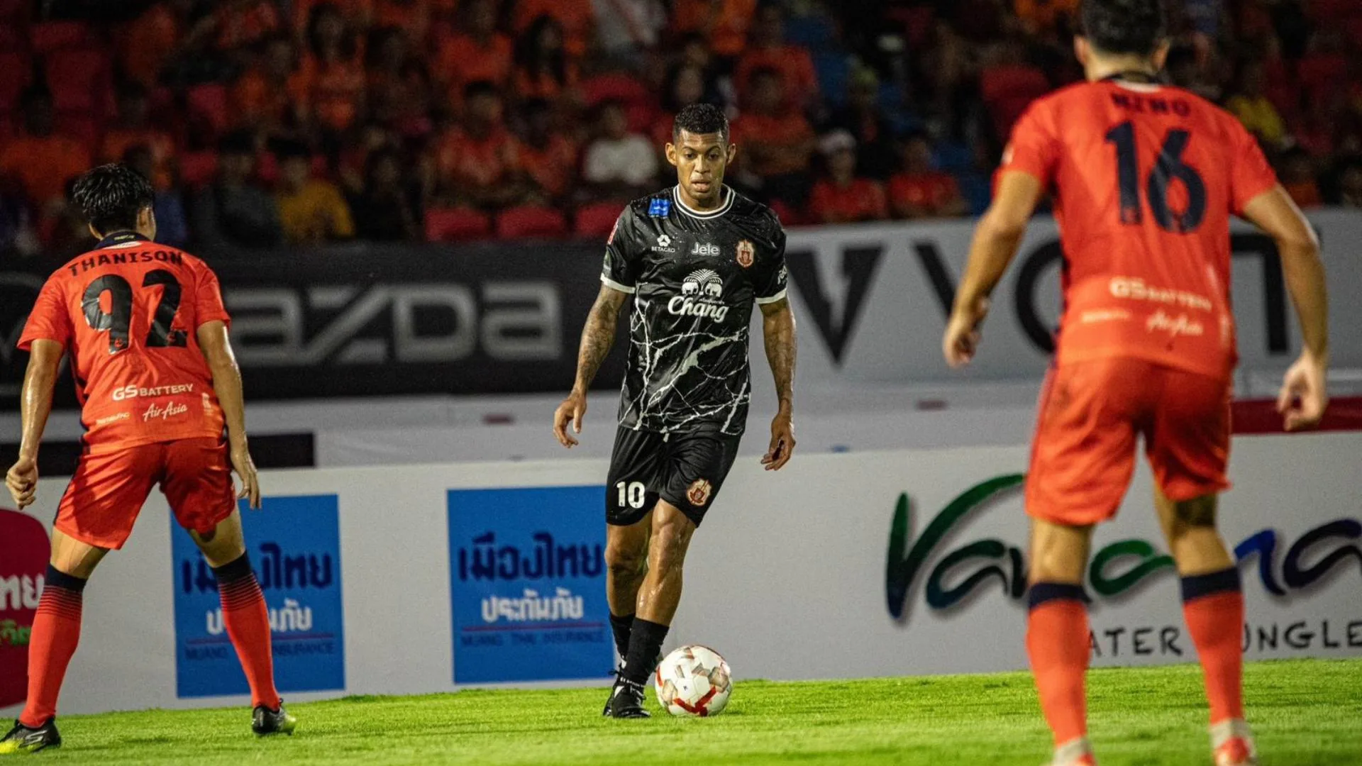 Brasileiro brilha em jogo na Tailândia e mira briga pelo título