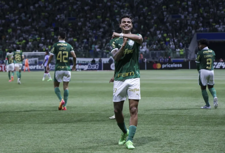 Palmeiras não libera o meio-campista Richard Ríos nem por R$ 150 milhões; entenda