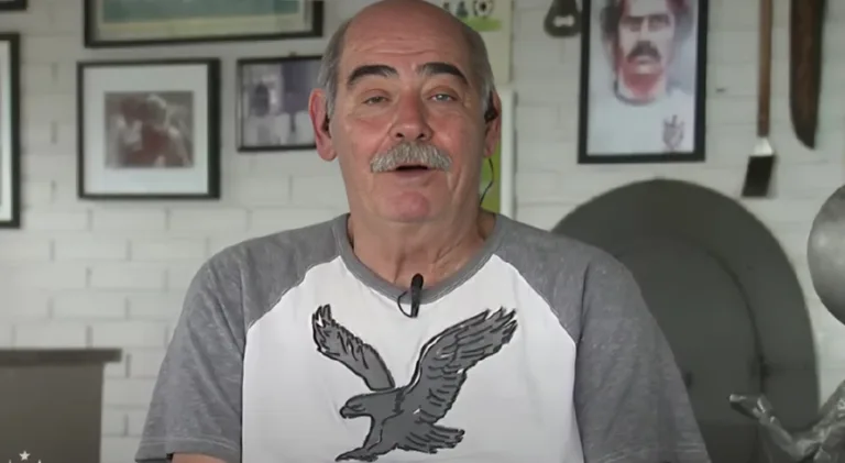 Rivellino exalta meia do futebol brasileiro hoje: “Muito inteligente”