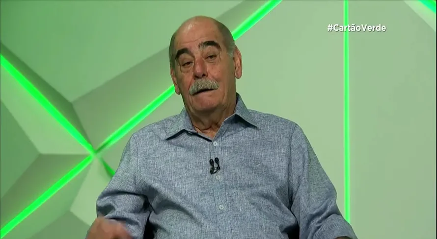 Rivellino comenta iminente saída de meia do futebol brasileiro: “Não deu liga”