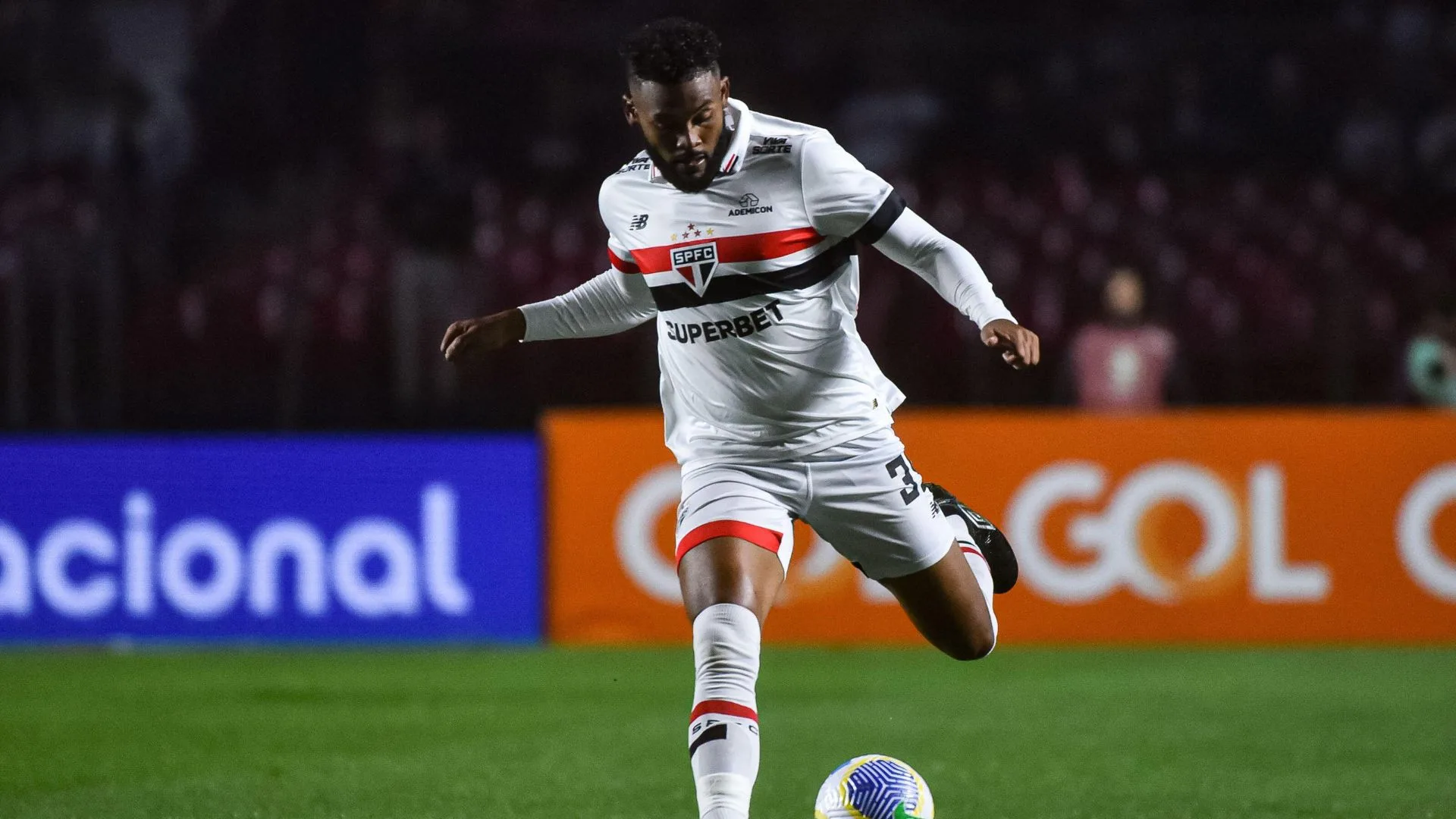 SPFC renova contrato com zagueiro Sabino; veja os detalhes