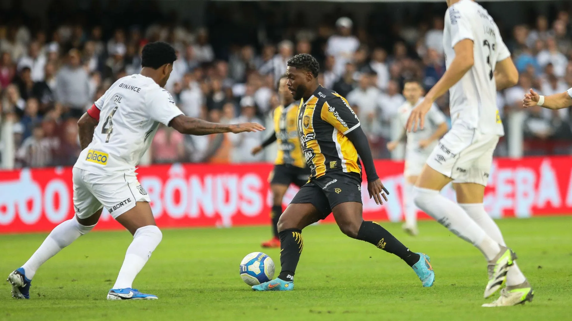 Santos empata com o Amazonas na Vila Belmiro pelo Brasileirão Série B