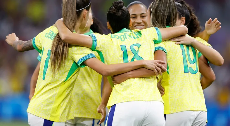 Casagrande manda recado para seleção brasileira feminina após medalha de prata