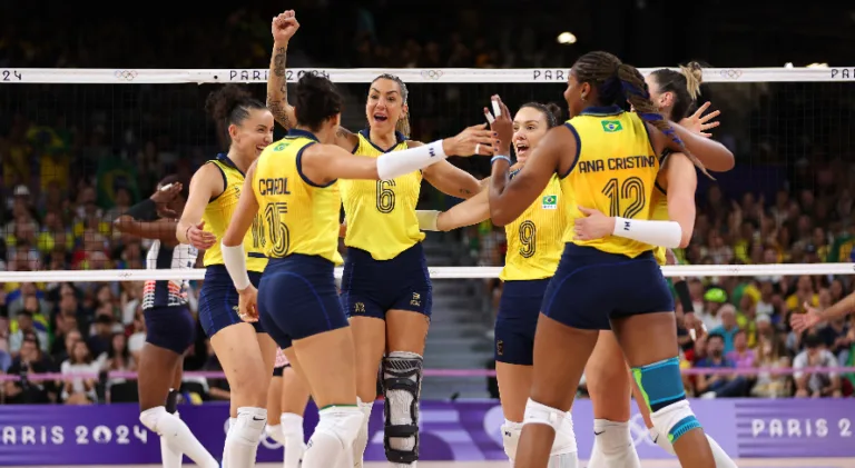 Olimpíadas: seleção brasileira de vôlei e mais do Brasil hoje (8/8)