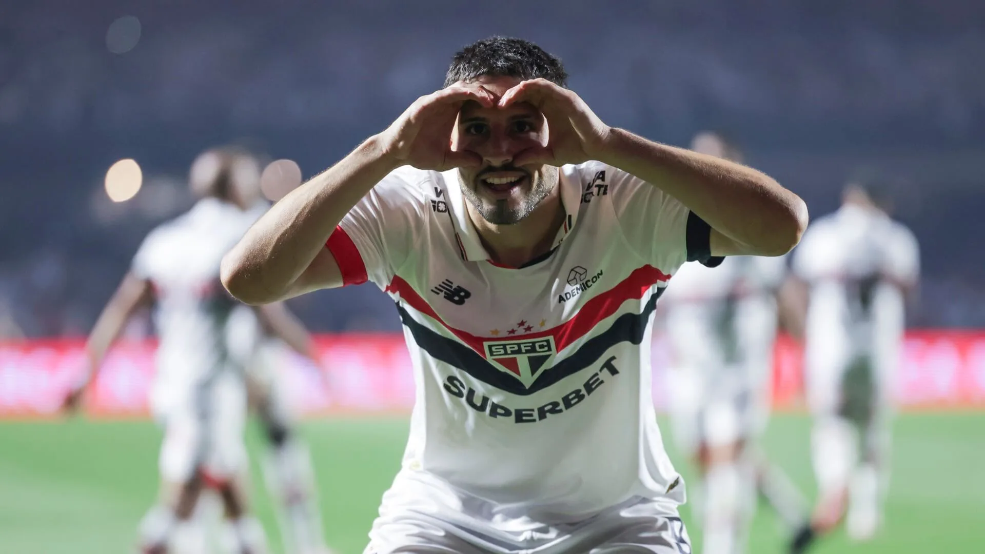 SPFC: Calleri se aproxima de marca de Rogério Ceni na Libertadores