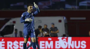 SPFC x Atlético-GO tem marca especial para Rafael