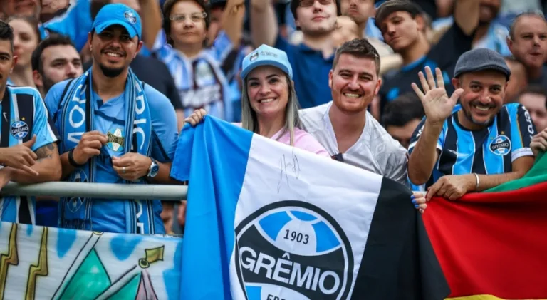 Torcedores do Grêmio cravam os três maiores clubes do Brasil hoje