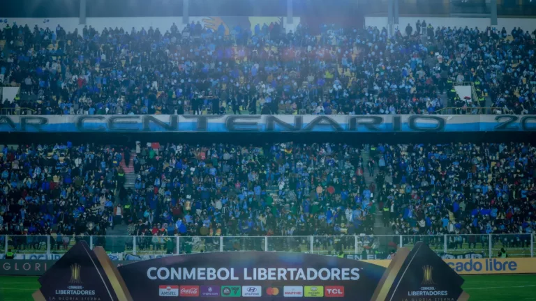 Torcedores bolivianos elegem time do futebol brasileiro mais respeitado