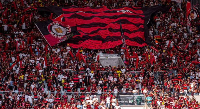 Torcedores do Flamengo elegem maior rival e time com pior imagem no Brasil
