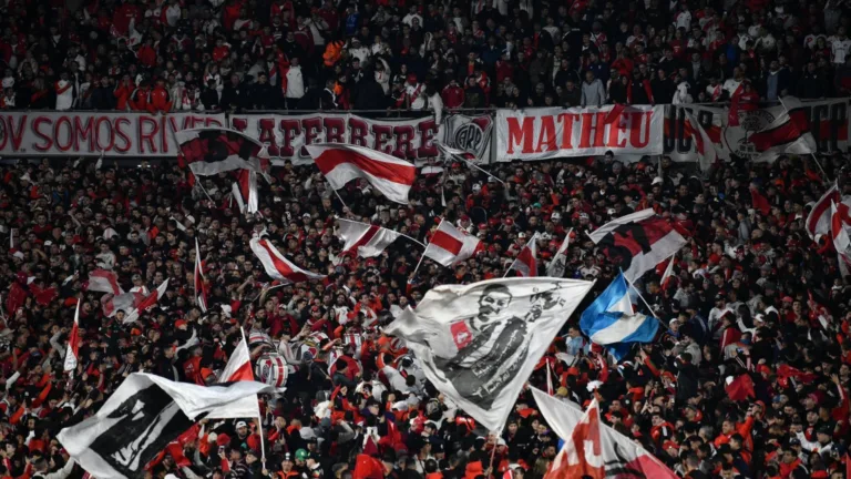 Torcedores do Boca, River, San Lorenzo e Talleres elegem o maior clube do Brasil