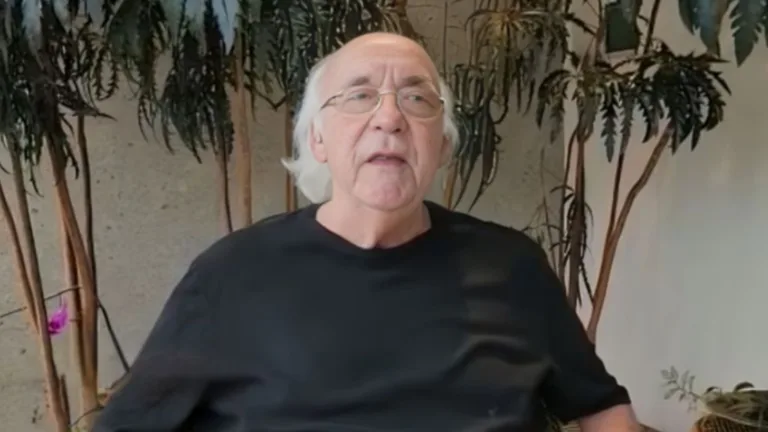 Tostão vê time badalado do Brasileirão sem fazer o básico: “Não consegue”