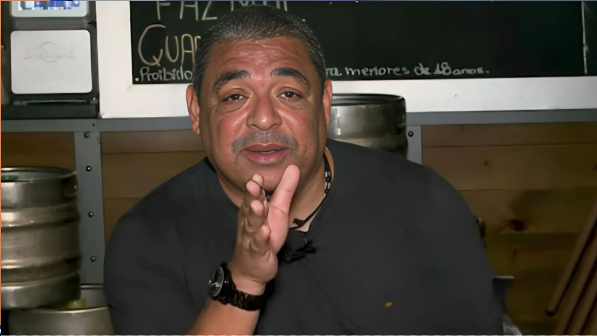 Vampeta alerta sobre Estêvão ao indicar três zagueiros difíceis de enfrentar no Brasileirão