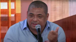 Vampeta aponta clube que decepciona no Brasileirão: “Horrível”
