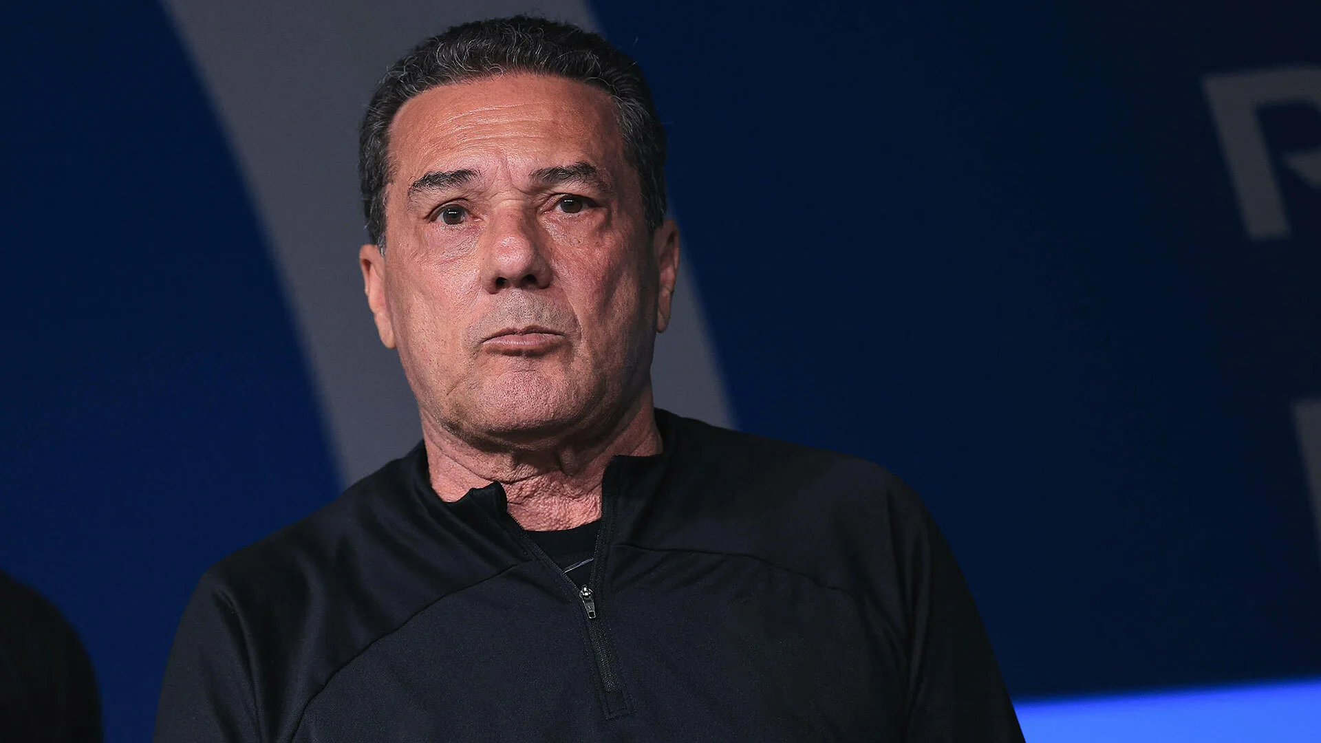 Vanderlei Luxemburgo aponta torcida ‘chata’ do futebol brasileiro