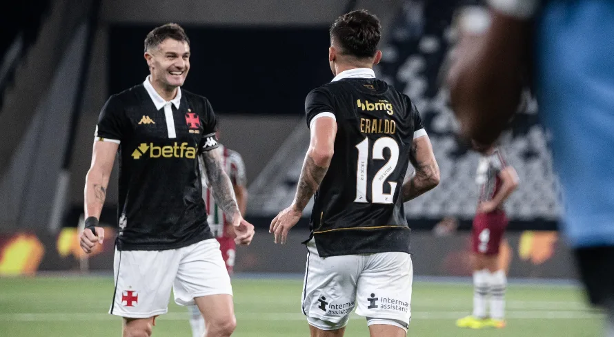 Vasco supera Fluminense em clássico polêmico no Brasileirão