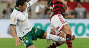 Jornalista critica VAR em Flamengo x Palmeiras: “Quero entender o critério” 
