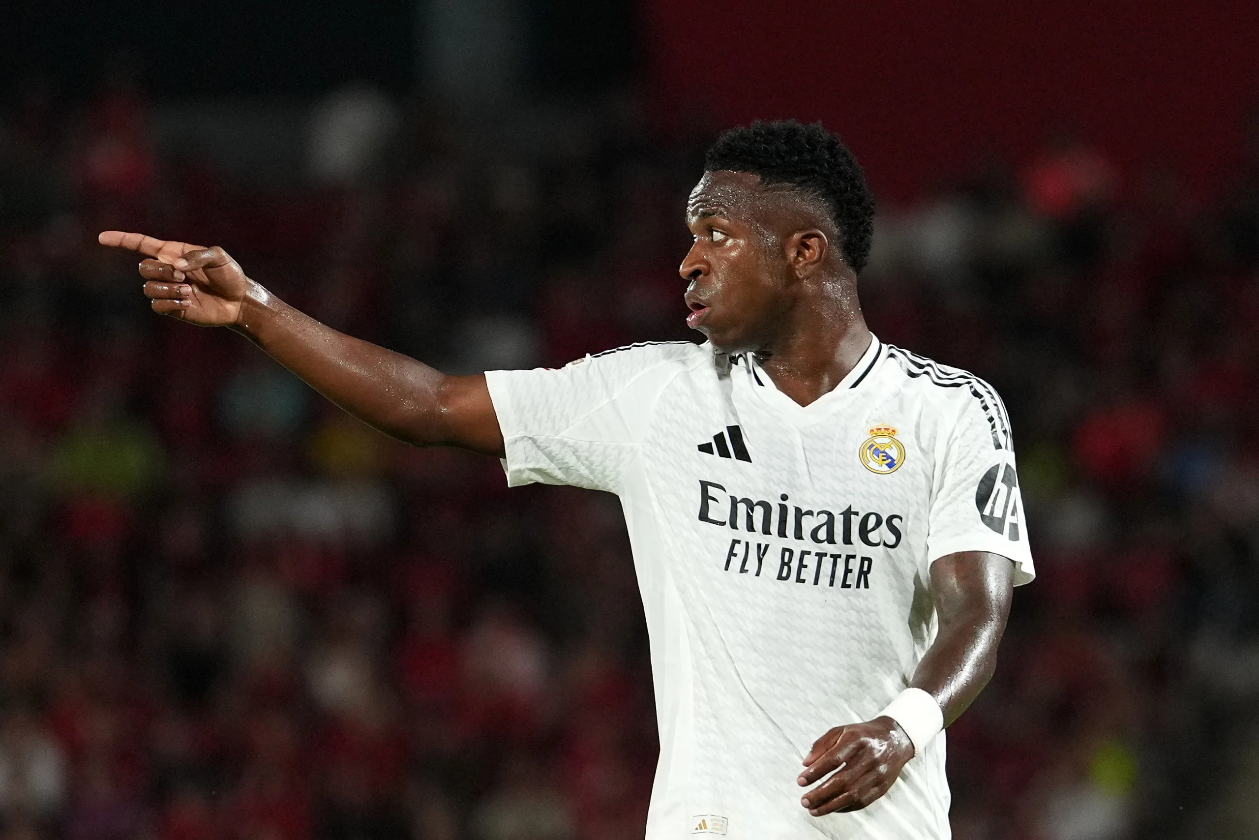 Vinícius Júnior e presidente do Real Madrid são tietados por Kim Kardashian