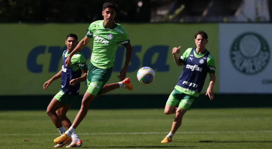Vitor Reis tem ascensão meteórica no Palmeiras de Abel Ferreira e vira peça-chave