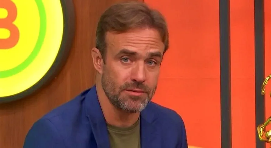 Torcedores do Vasco se irritam com Roger Flores durante jogo contra o Fluminense: “Clubismo”