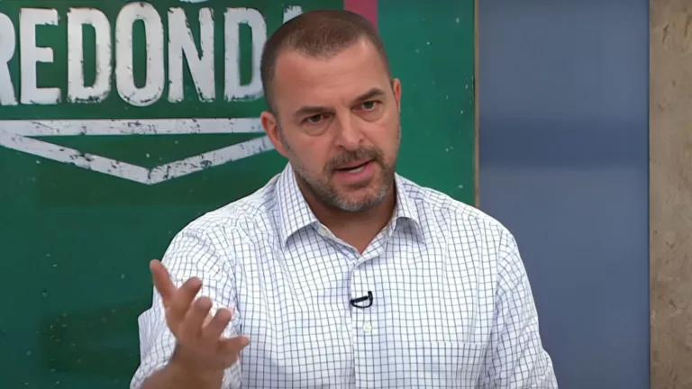 Zé Elias aponta time que “virou várzea” no futebol brasileiro hoje