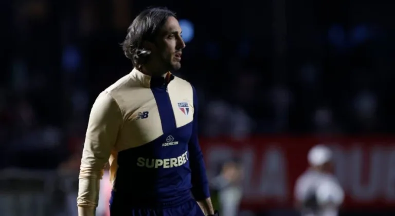 Zubeldia, do SPFC, elogia desempenho do time após vitória sobre Flamengo