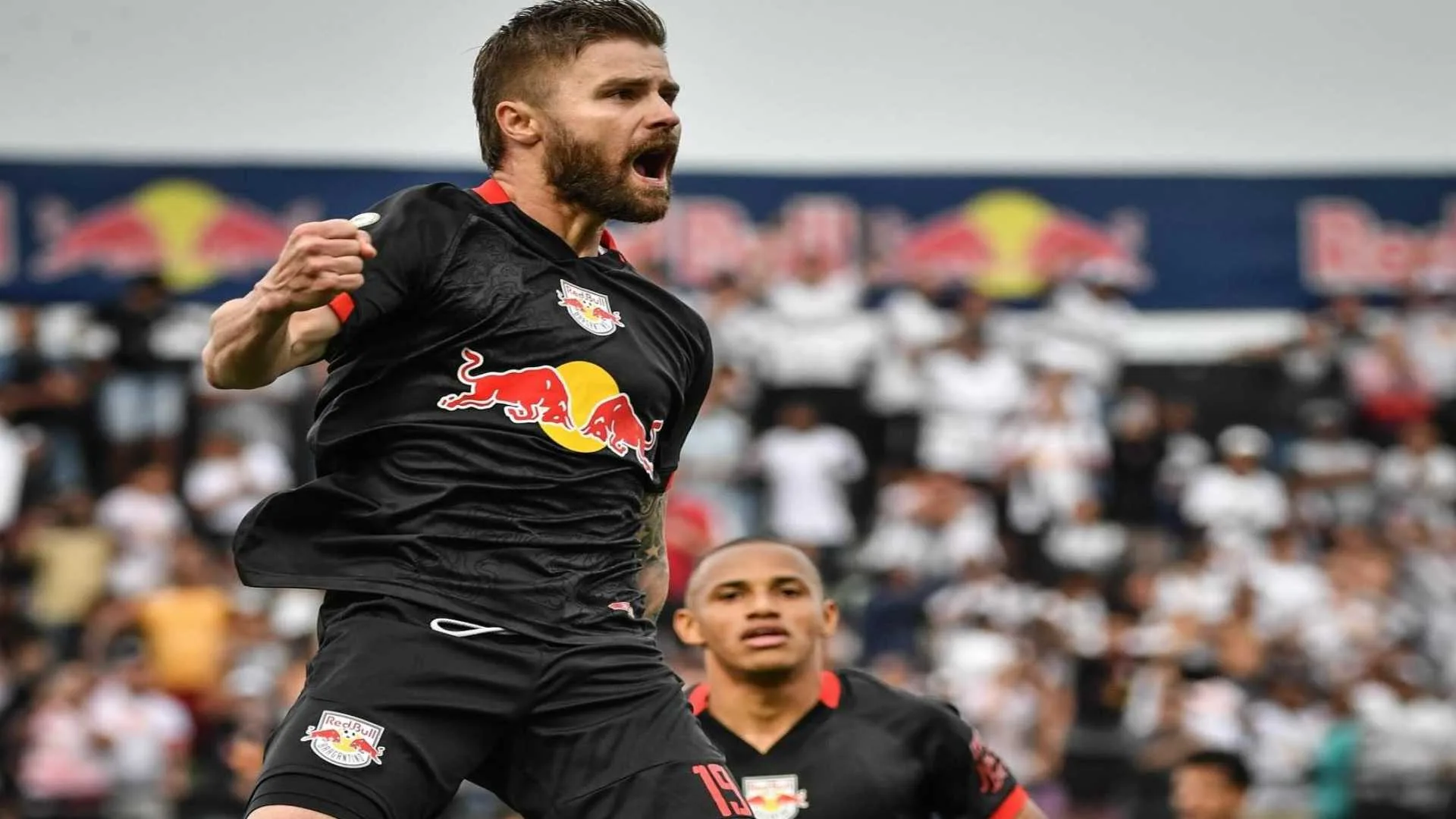 Grêmio marca dois, mas cede o empate para o Red Bull Bragantino no Brasileirão