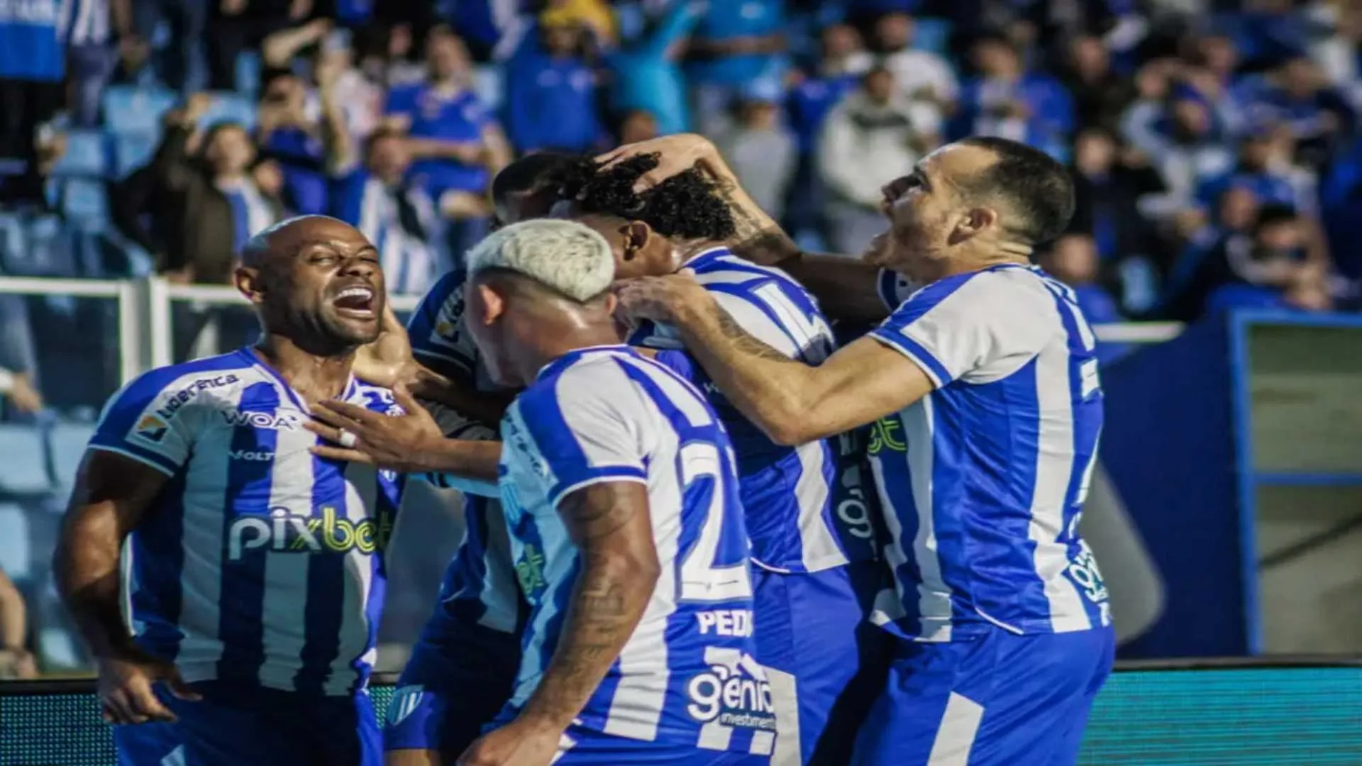 Em noite de golaços, Avaí vence o Ituano no Brasileirão Série B