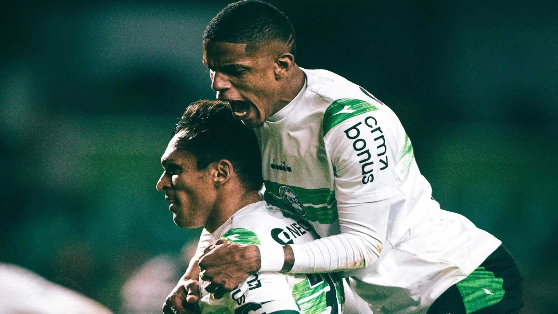 Ceará é derrotado pelo Coritiba e cai na tabela do Brasileirão Série B