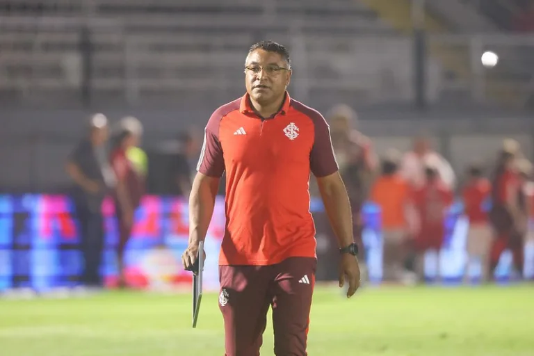 Internacional hoje (28/09): Provável escalação, venda de zagueiro e mais