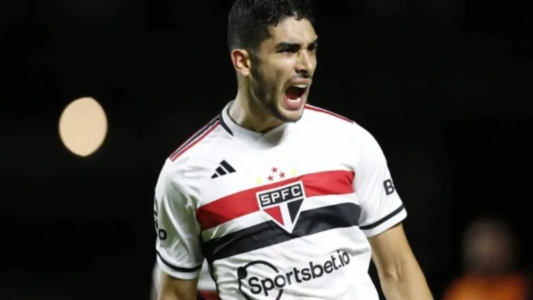 SPFC confirma desfalque de Michel Araújo por lesão