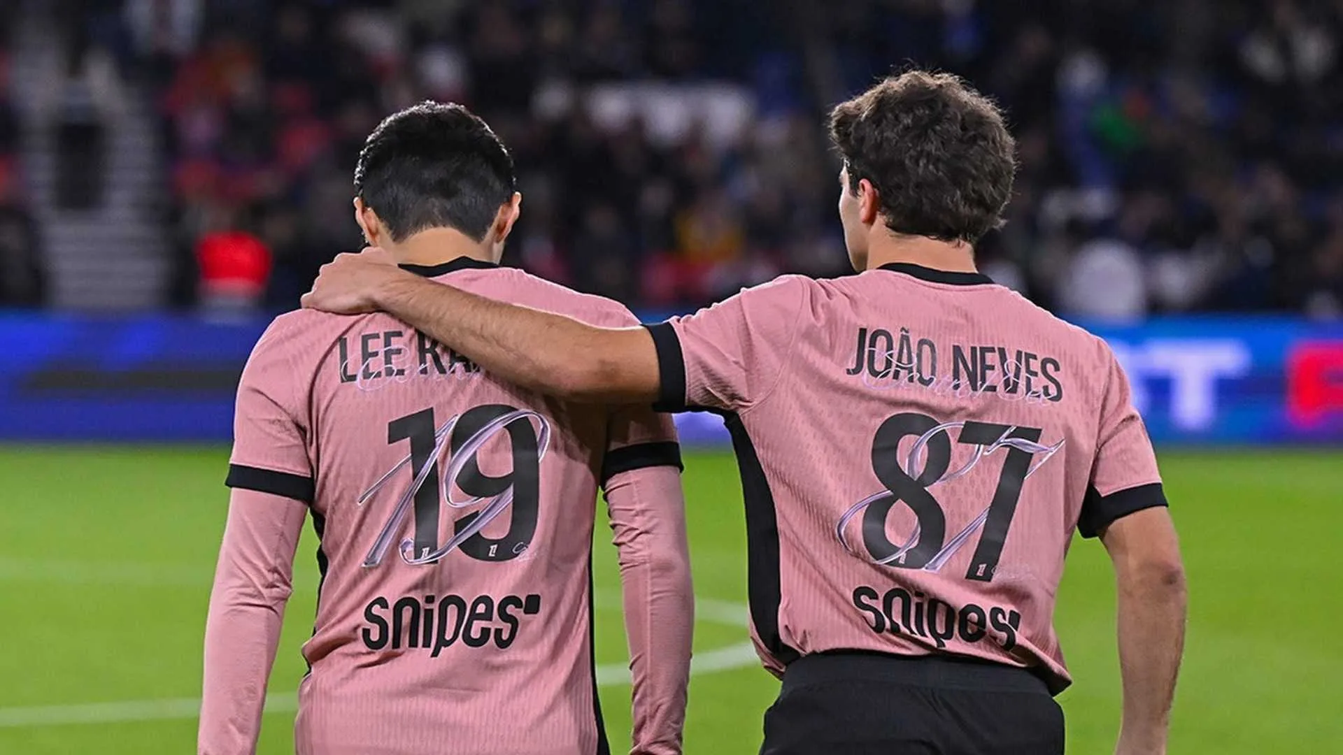 Com dois de Barcola, PSG vence Rennes e retoma liderança do Campeonato Francês