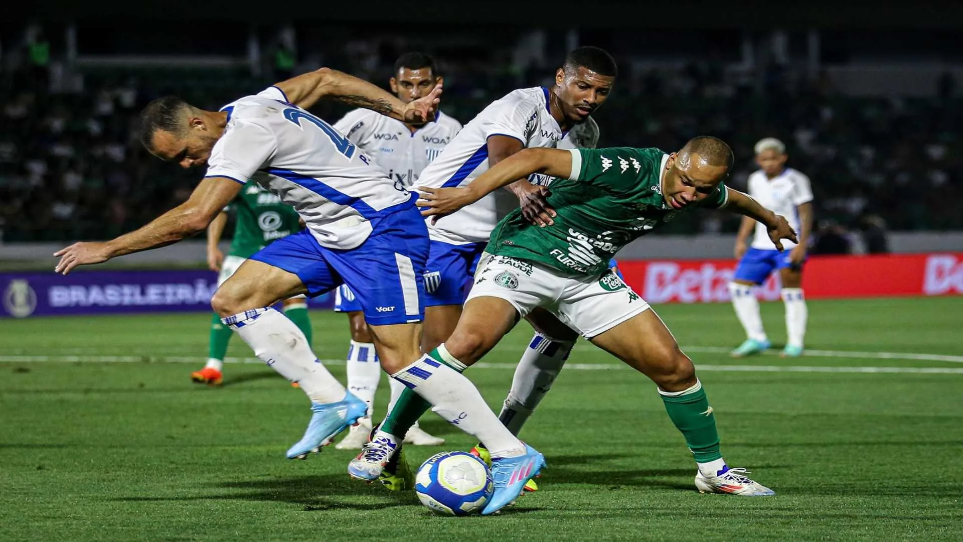 Guarani empata com o Avaí e afunda na lanterna do Brasileirão Série B