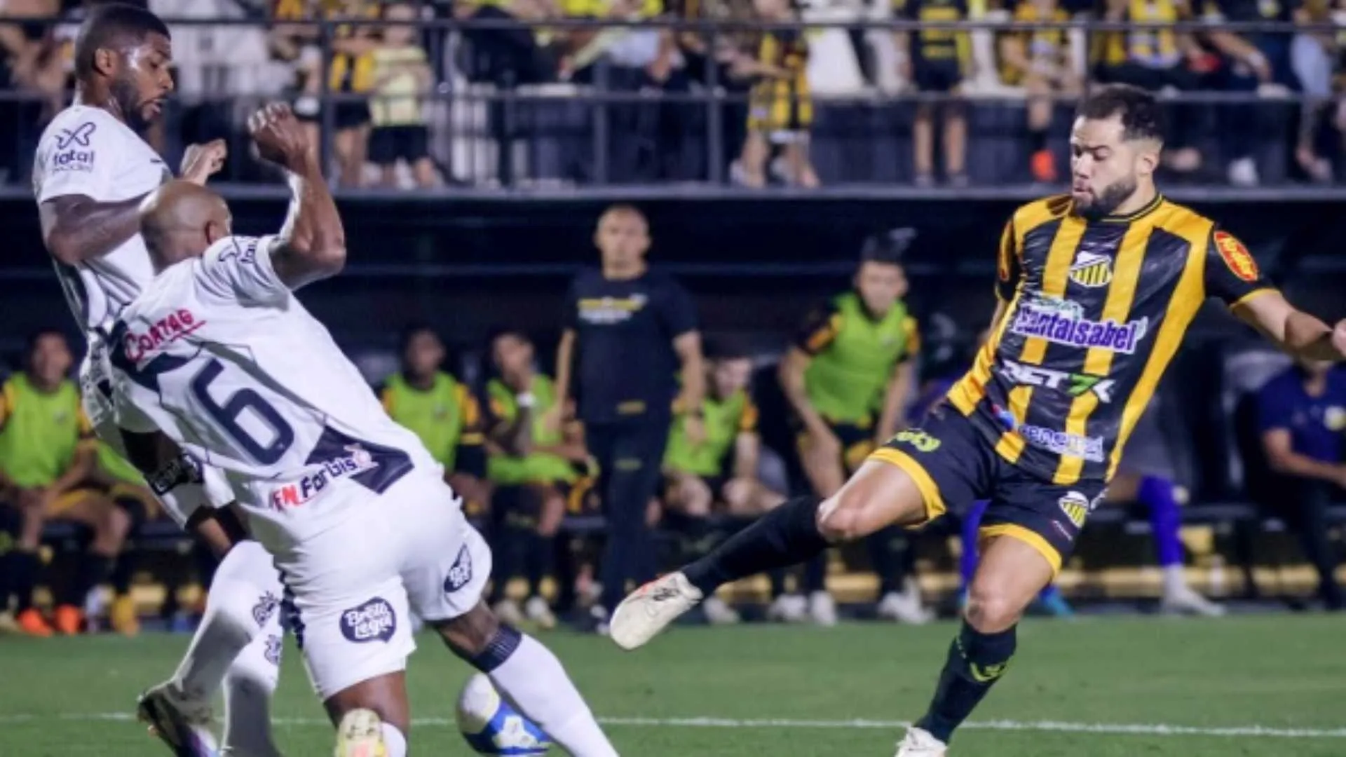 Novorizontino vence a Ponte Preta e supera o Santos na liderança do Brasileirão Série B