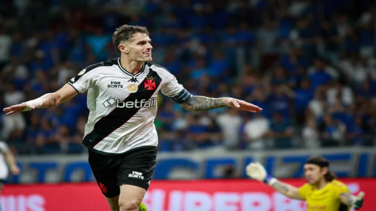 Vasco e Cruzeiro empatam em jogo equilibrado pelo Brasileirão
