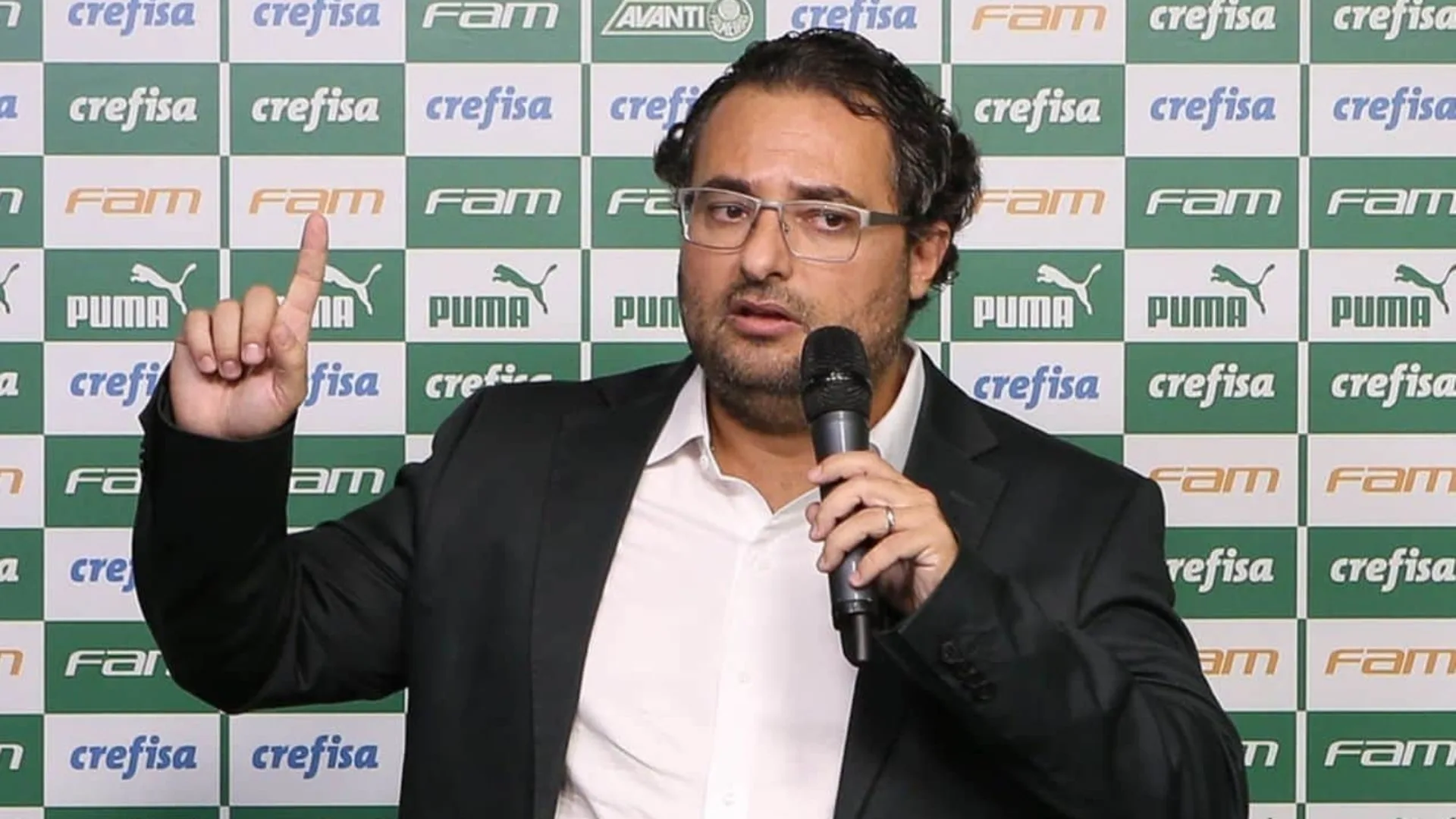 Alexandre Mattos narra como era a estrutura do Palmeiras em 2015: “Não tinha onde tomar café”