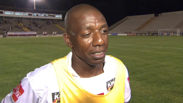 Amaral é sincero sobre volante da seleção brasileira de Dorival Júnior: “Abandona o setor”