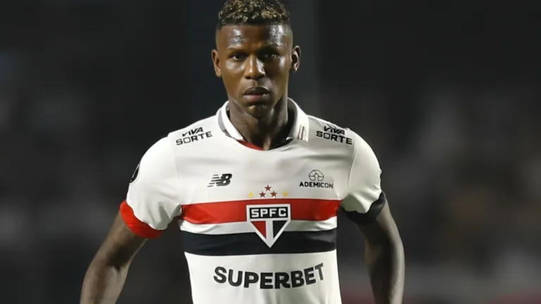 Arboleda, do SPFC, reconhece rival difícil de vencer no Brasil hoje